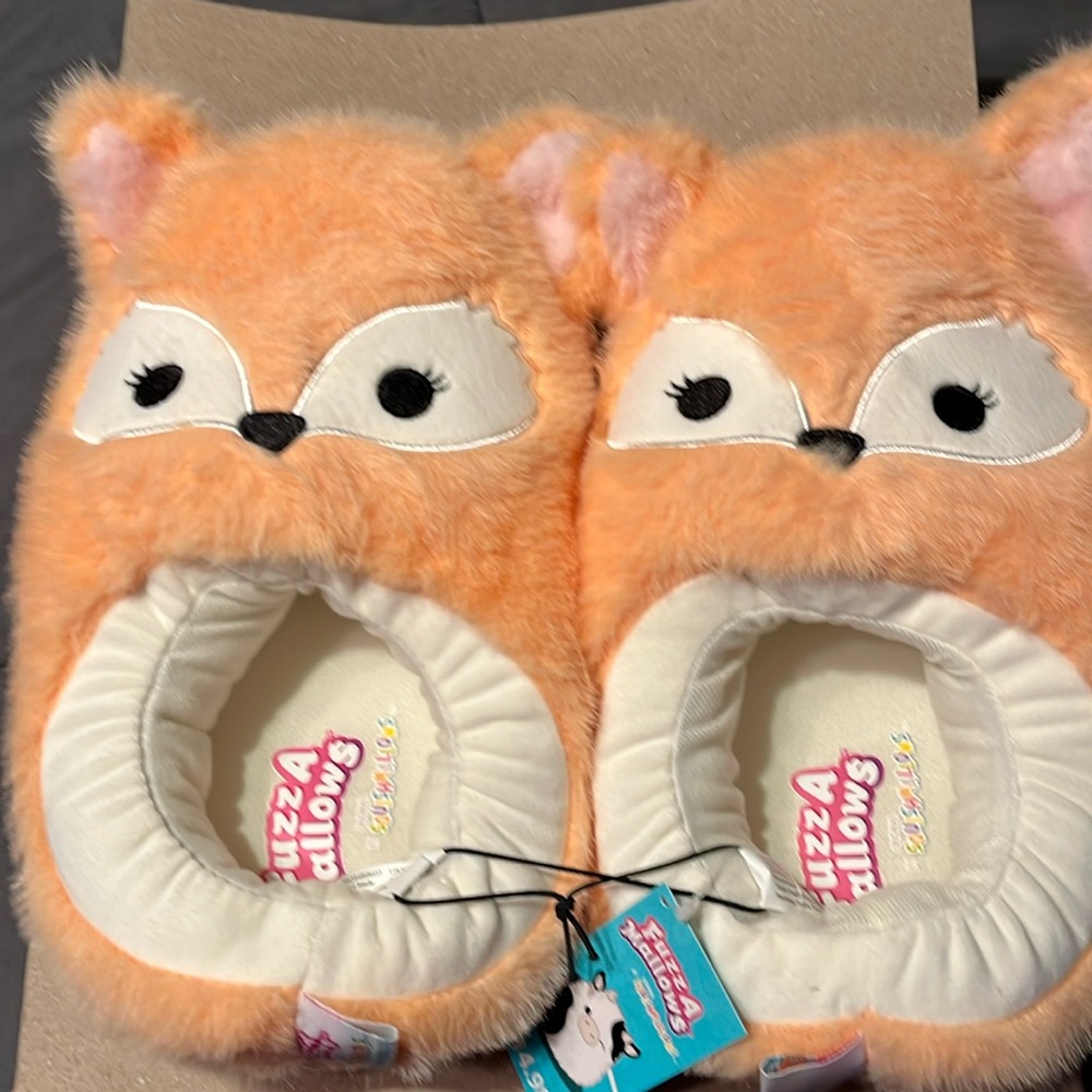 Squashmallows fox slippers NIB size 10-11